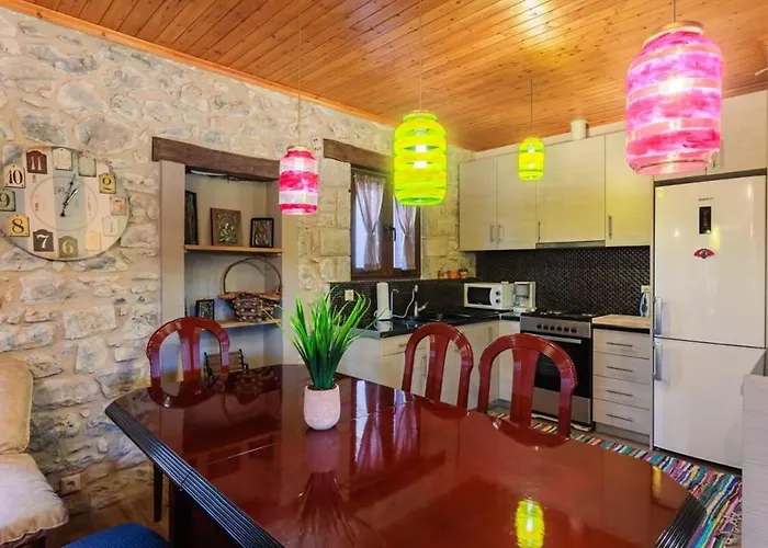 Arcadia Getaway - Sani 11 *